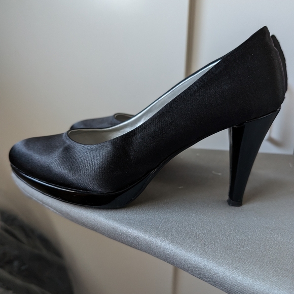 Black Italian pumps - Picture 6 of 8
